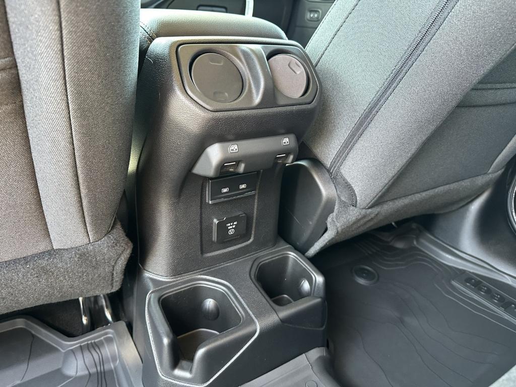 new 2025 Jeep Wrangler car, priced at $48,655