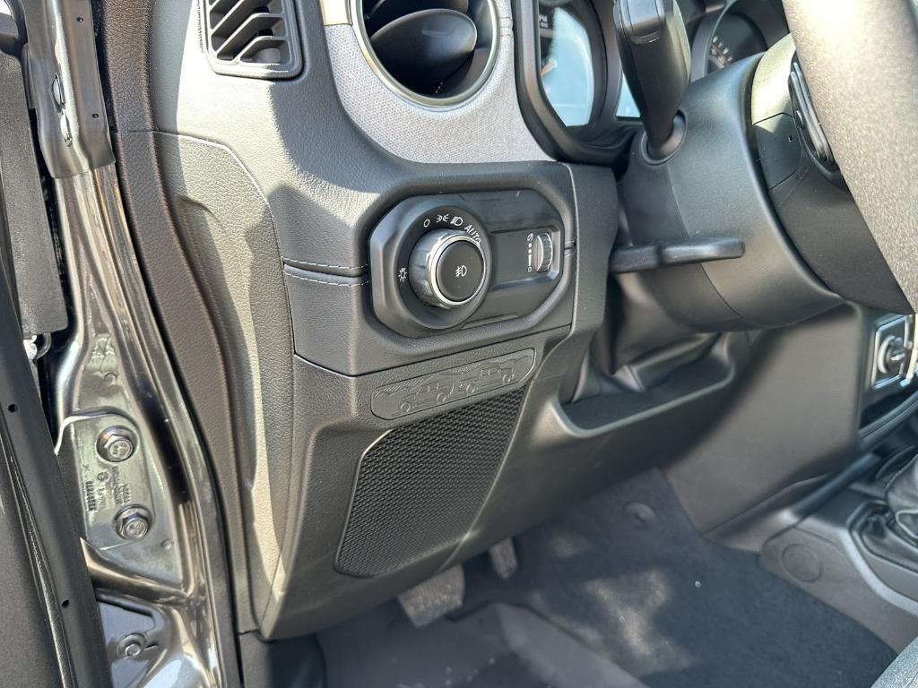 new 2025 Jeep Wrangler car, priced at $48,655
