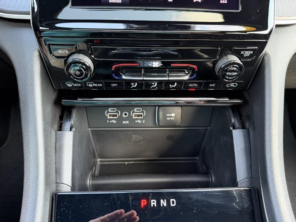 new 2025 Jeep Grand Cherokee car, priced at $33,529