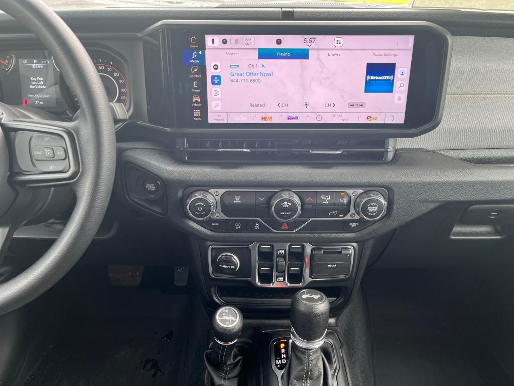 new 2025 Jeep Wrangler car, priced at $40,972