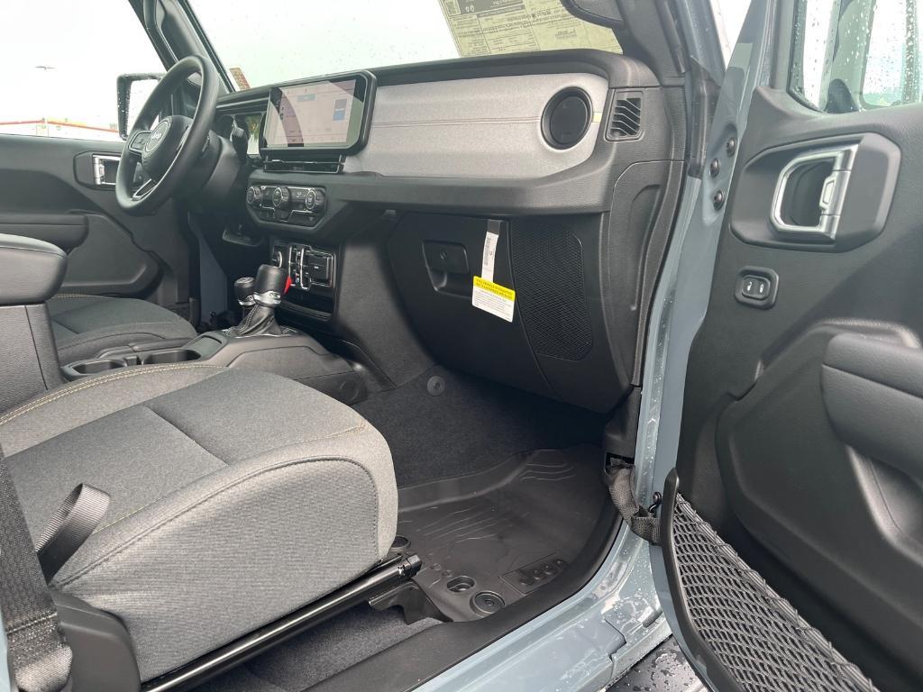 new 2025 Jeep Wrangler car, priced at $40,972