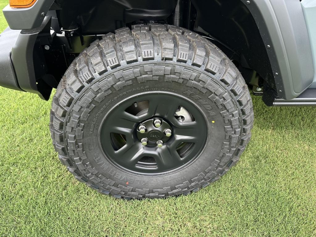 new 2025 Jeep Wrangler car, priced at $40,972