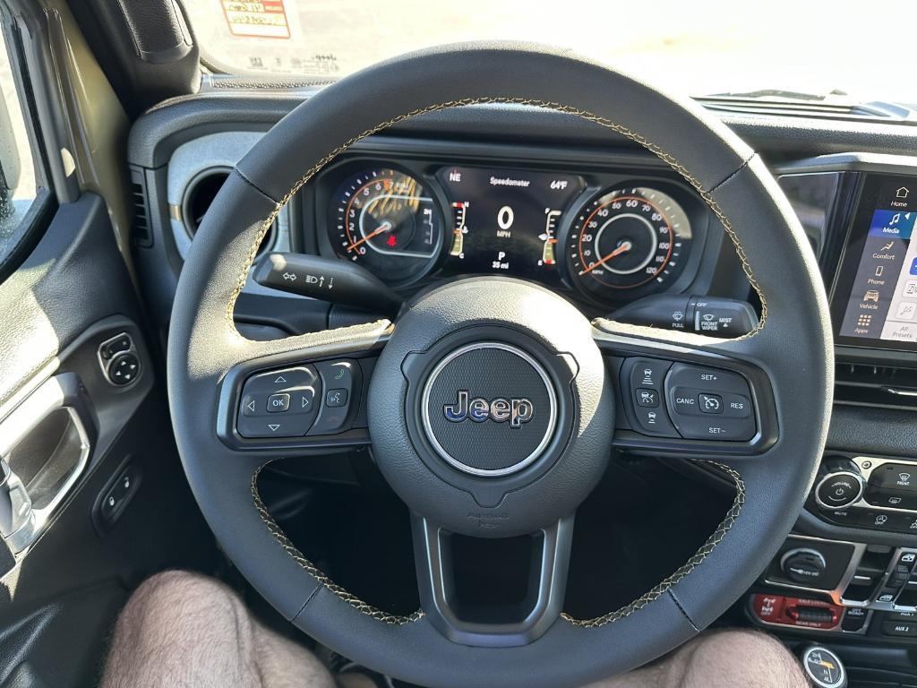 new 2025 Jeep Gladiator car, priced at $46,190