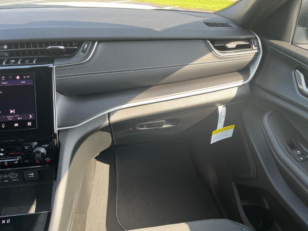 new 2025 Jeep Grand Cherokee L car, priced at $40,490