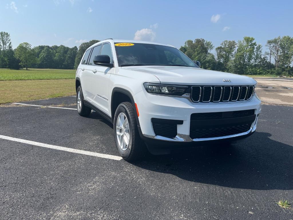 new 2025 Jeep Grand Cherokee L car, priced at $40,490