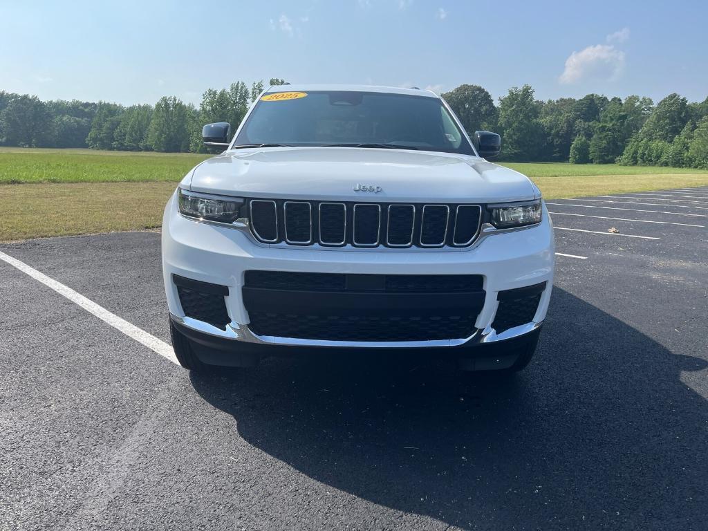 new 2025 Jeep Grand Cherokee L car, priced at $40,490