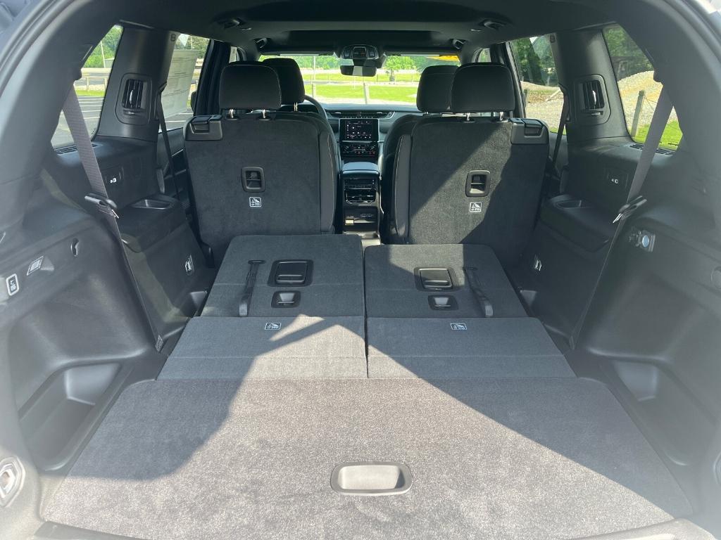 new 2025 Jeep Grand Cherokee L car, priced at $40,490