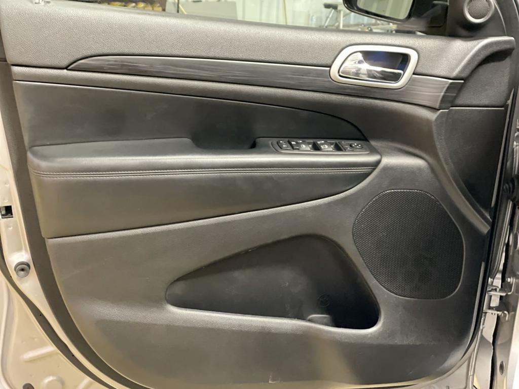 used 2020 Jeep Grand Cherokee car, priced at $22,989