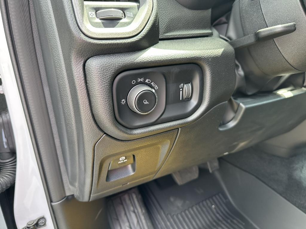 new 2025 Ram 1500 car, priced at $45,541