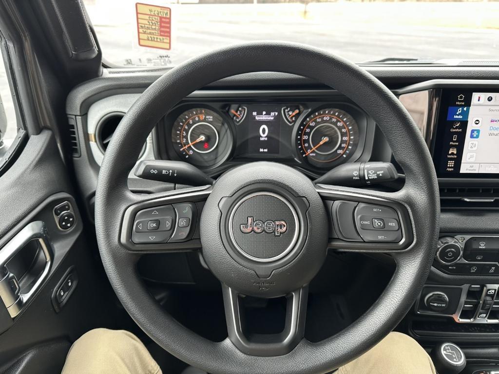 new 2025 Jeep Gladiator car, priced at $42,940