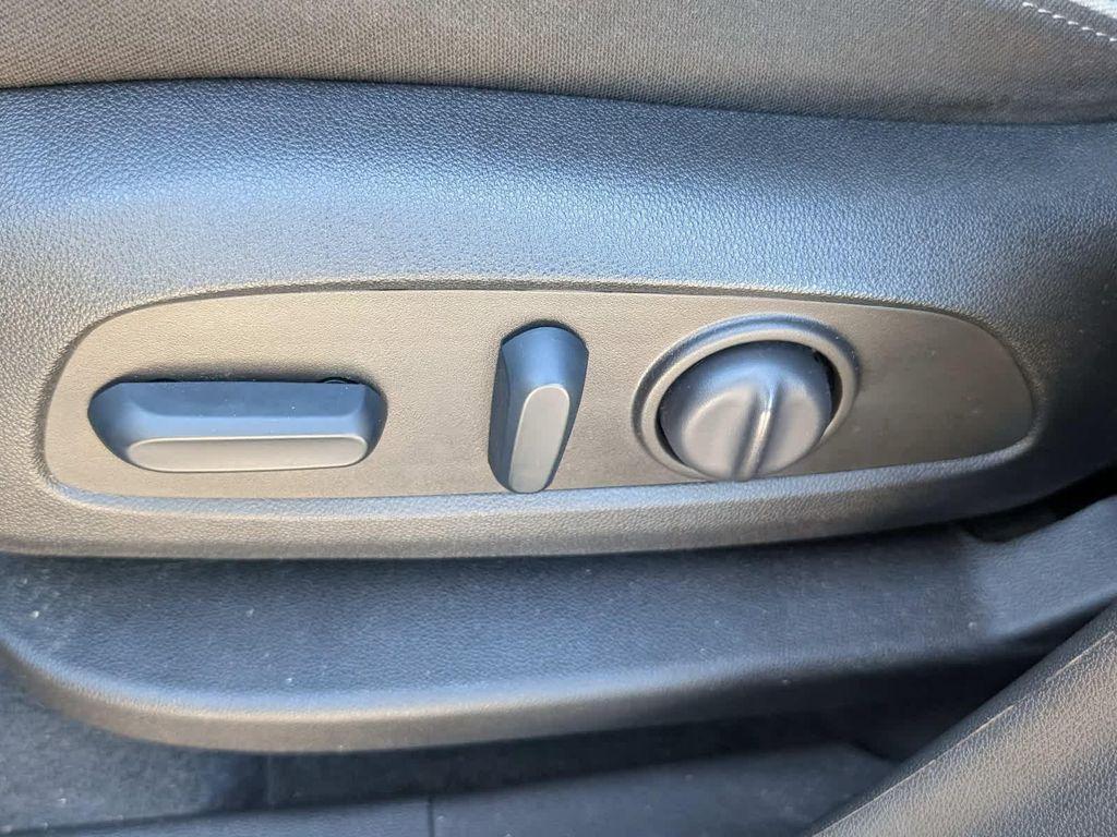 used 2022 Chevrolet Equinox car, priced at $17,995