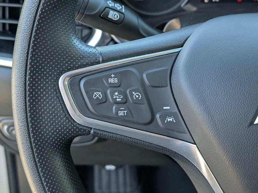 used 2022 Chevrolet Equinox car, priced at $17,995