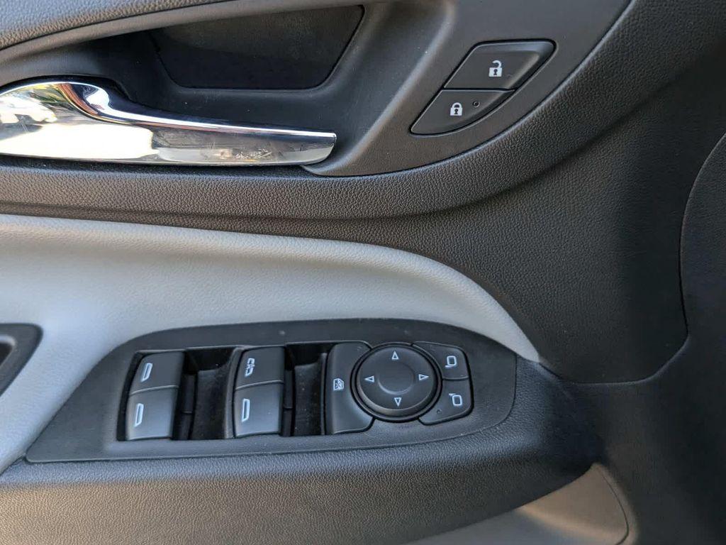 used 2022 Chevrolet Equinox car, priced at $17,995