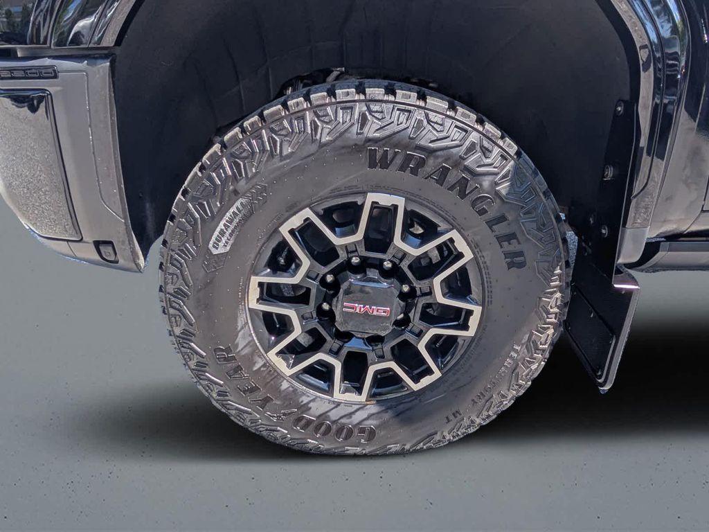 used 2024 GMC Sierra 2500 car, priced at $85,992