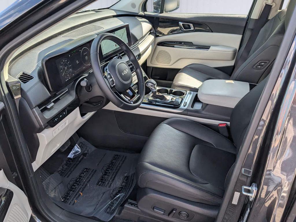 used 2024 Kia Carnival car, priced at $35,998