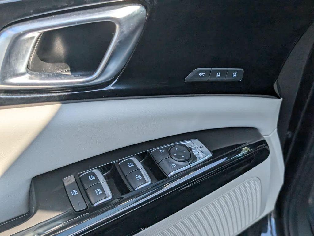used 2024 Kia Carnival car, priced at $35,998