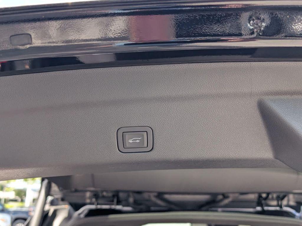 used 2025 GMC Yukon car, priced at $81,997