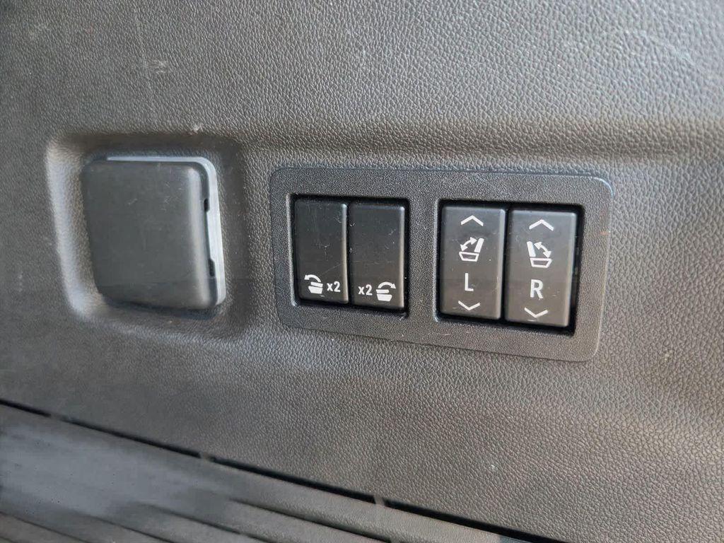 used 2021 GMC Yukon XL car, priced at $49,460