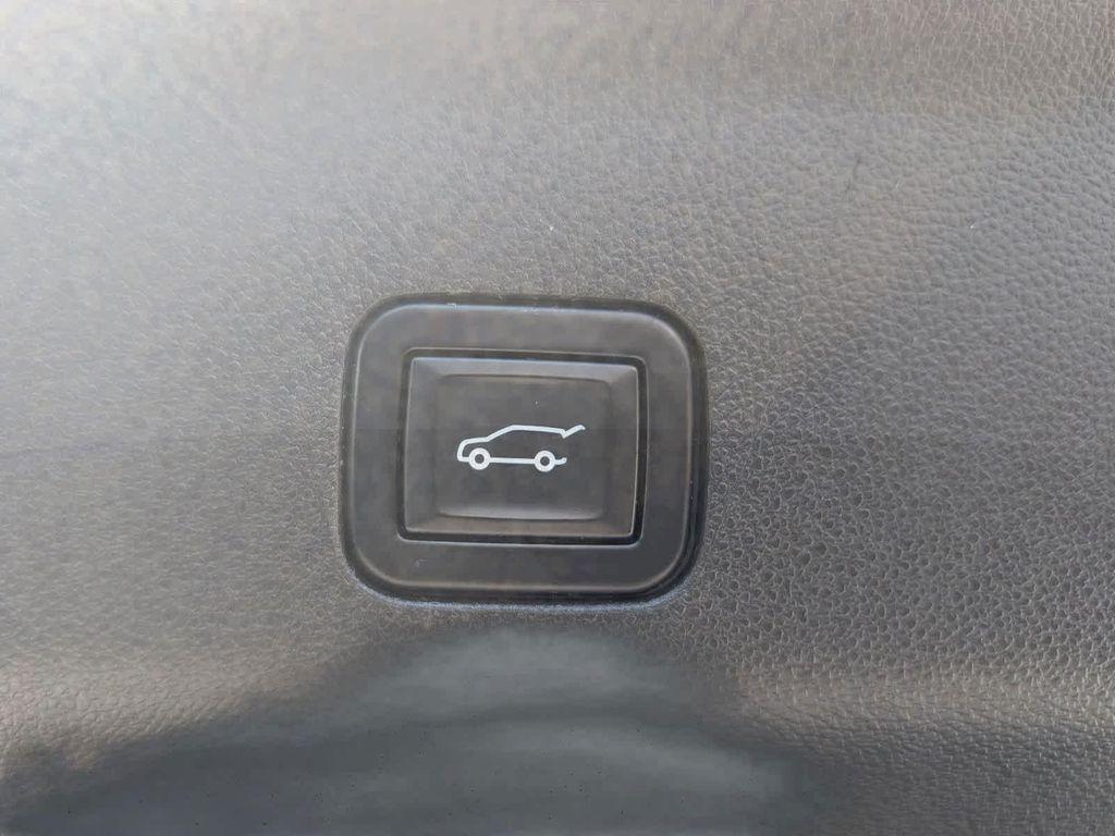used 2021 GMC Yukon XL car, priced at $49,460