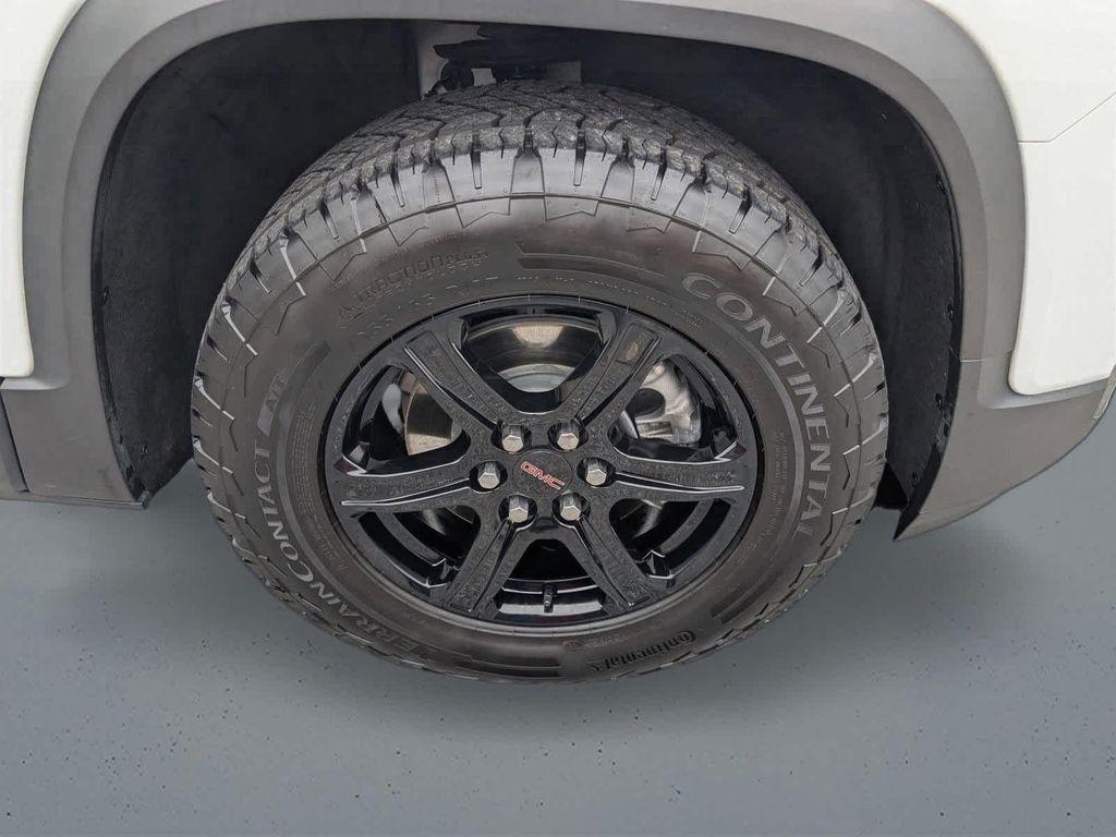 used 2022 GMC Acadia car, priced at $30,000