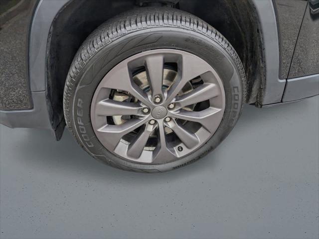 used 2021 Jeep Cherokee car, priced at $19,294