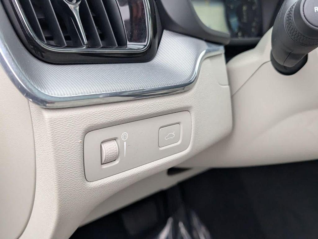 used 2019 Volvo XC60 car, priced at $25,687