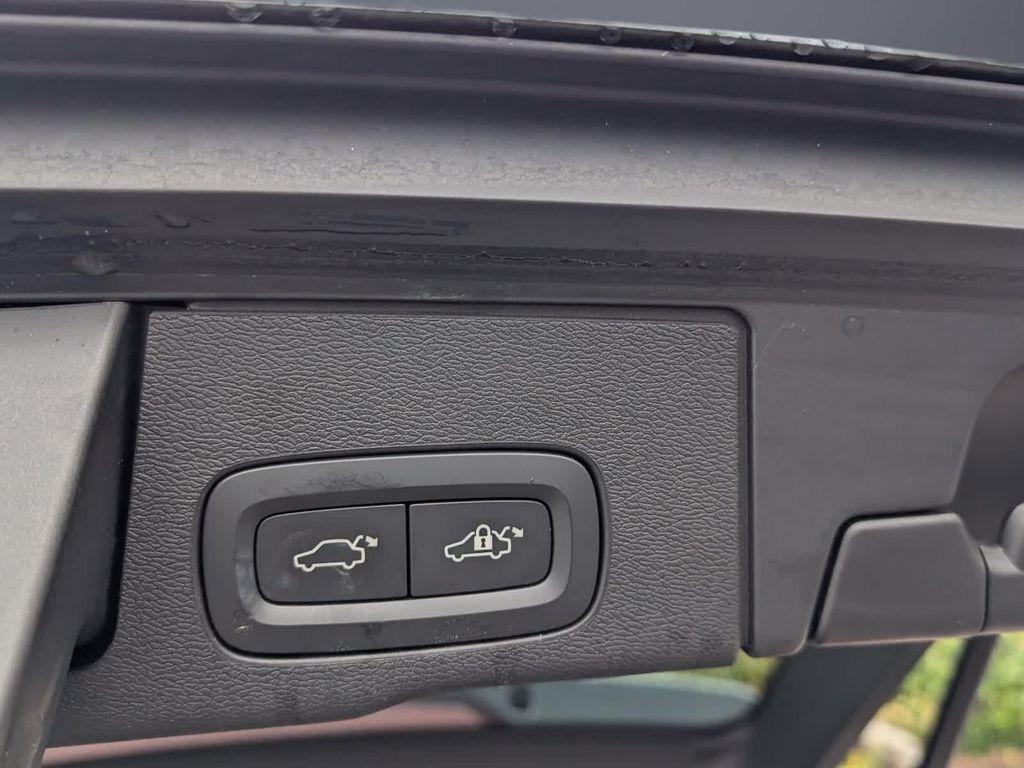 used 2019 Volvo XC60 car, priced at $25,687