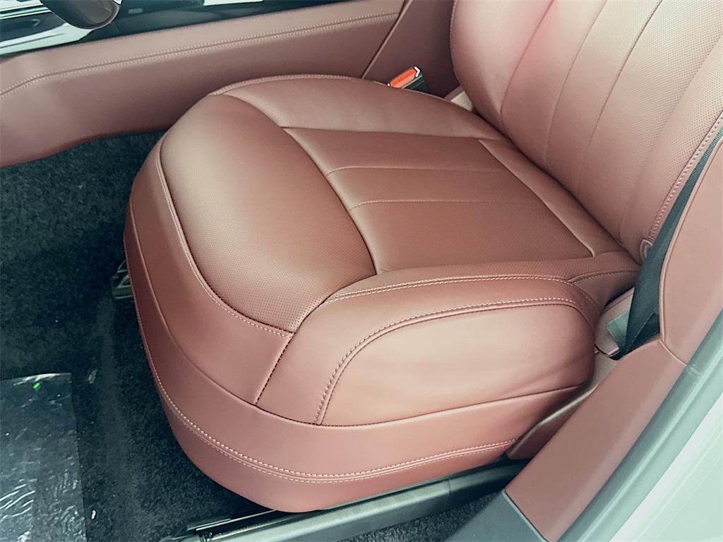 new 2025 Land Rover Range Rover car, priced at $152,170