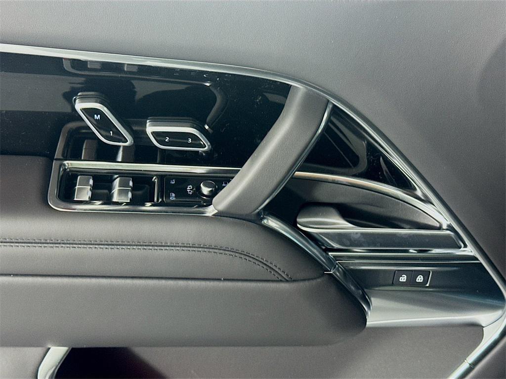 new 2025 Land Rover Range Rover car, priced at $156,575