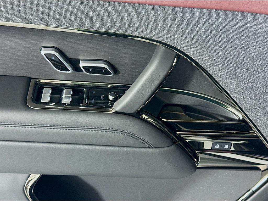 new 2025 Land Rover Range Rover Sport car, priced at $123,460