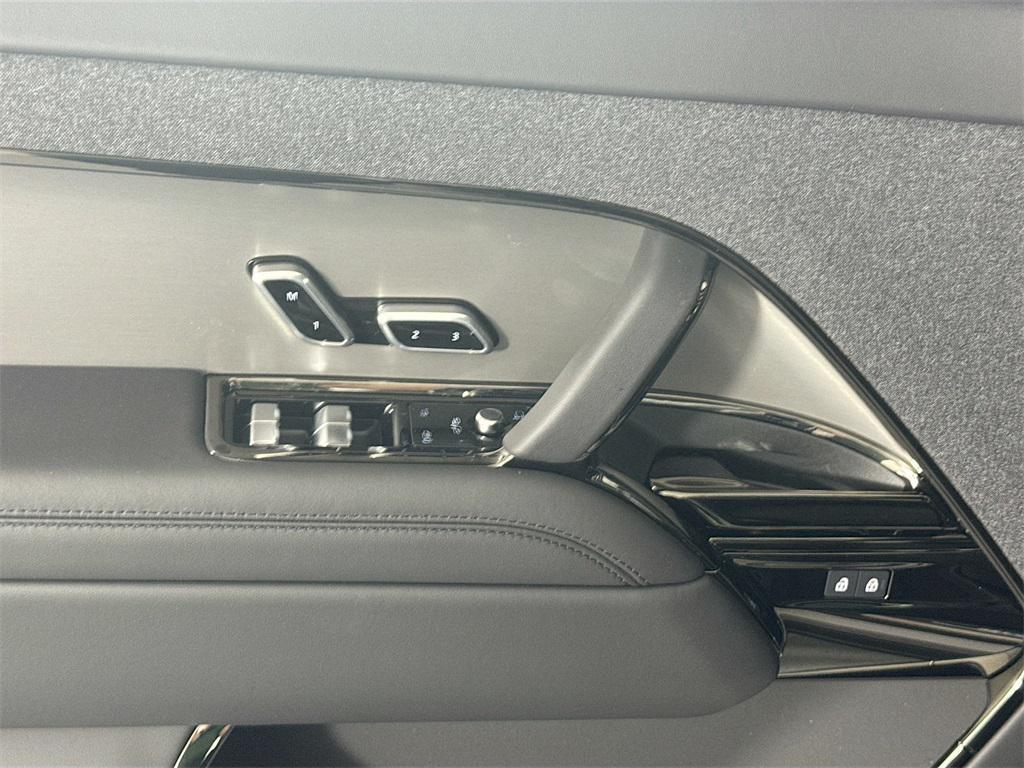 new 2025 Land Rover Range Rover Sport car, priced at $109,770