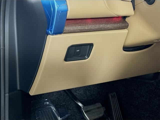 new 2025 Land Rover Range Rover car, priced at $131,000