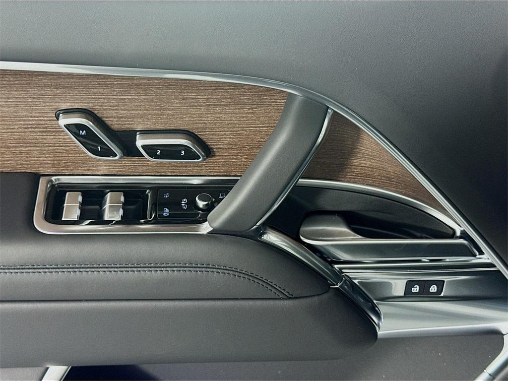 new 2025 Land Rover Range Rover car, priced at $156,025
