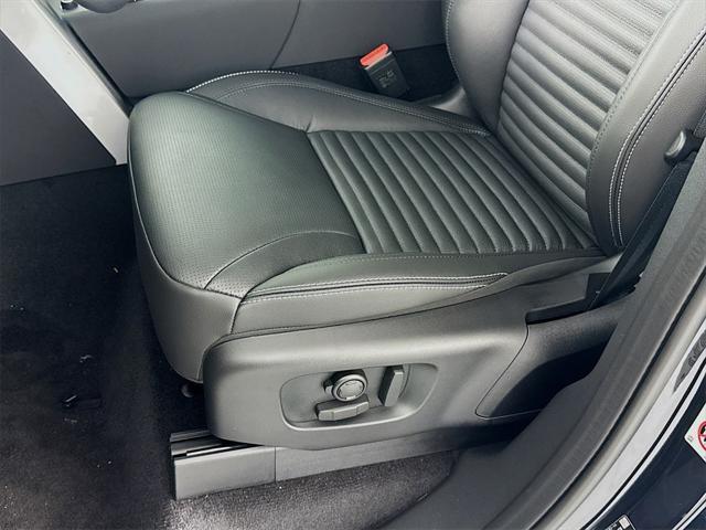 new 2025 Land Rover Discovery car, priced at $79,068