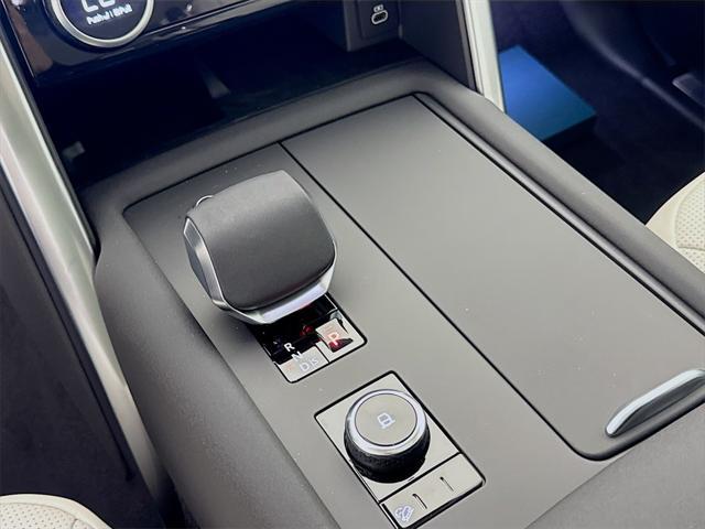 new 2025 Land Rover Discovery car, priced at $67,003
