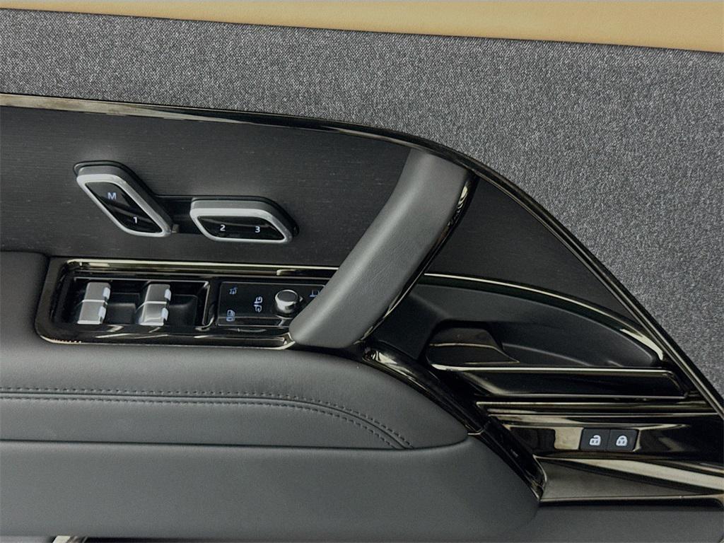 used 2025 Land Rover Range Rover Sport car, priced at $95,991