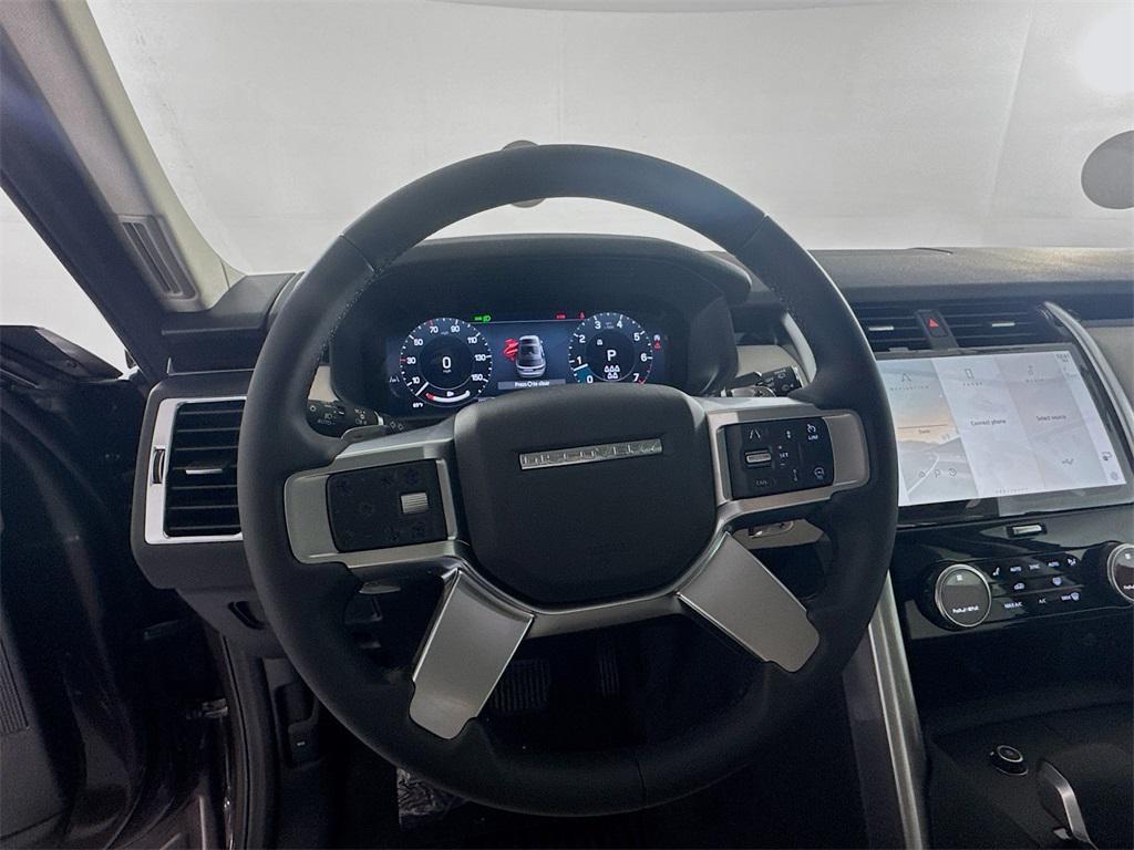 new 2025 Land Rover Discovery car, priced at $65,078