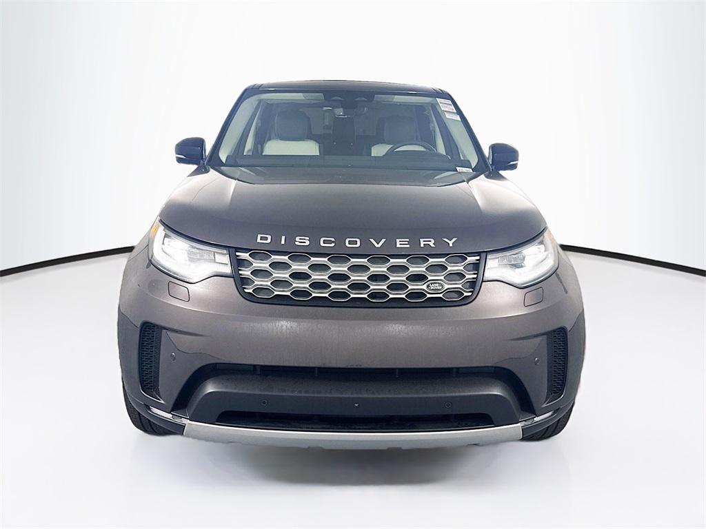 new 2025 Land Rover Discovery car, priced at $65,078