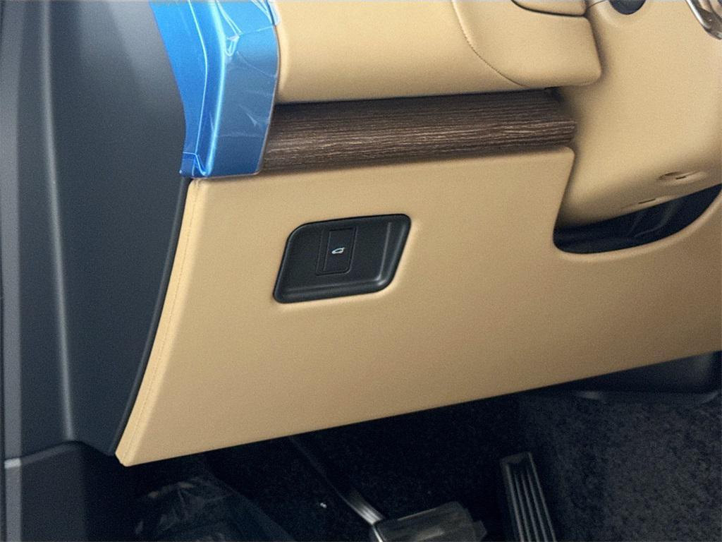 new 2025 Land Rover Range Rover car, priced at $143,525