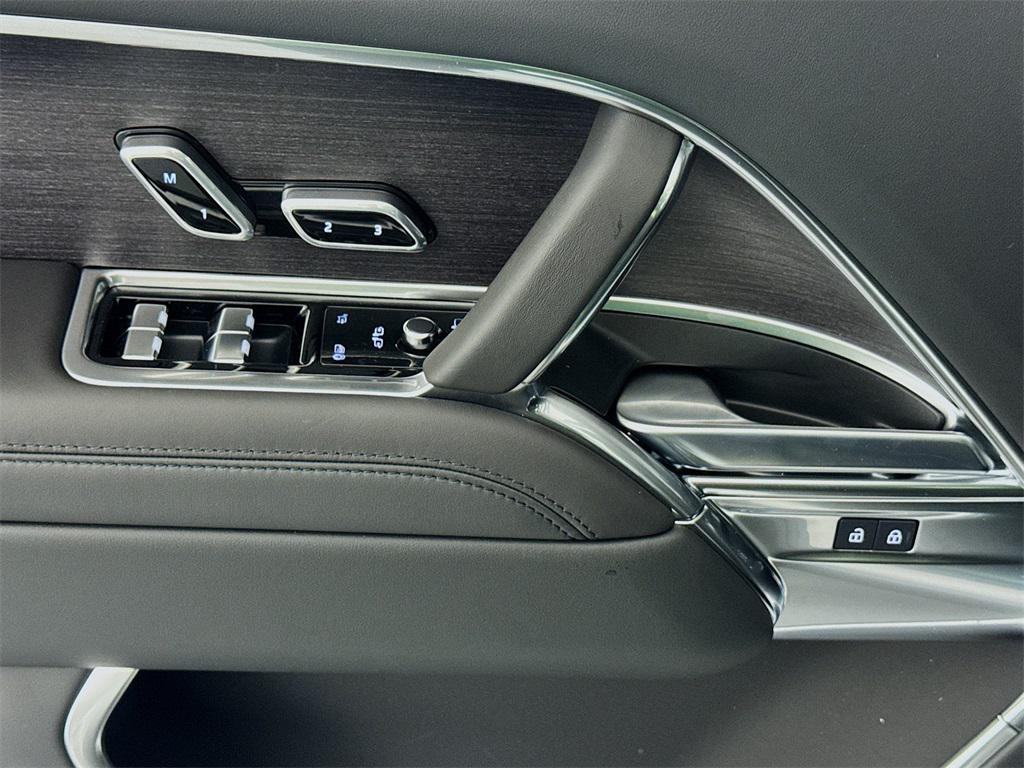 new 2025 Land Rover Range Rover car, priced at $129,935