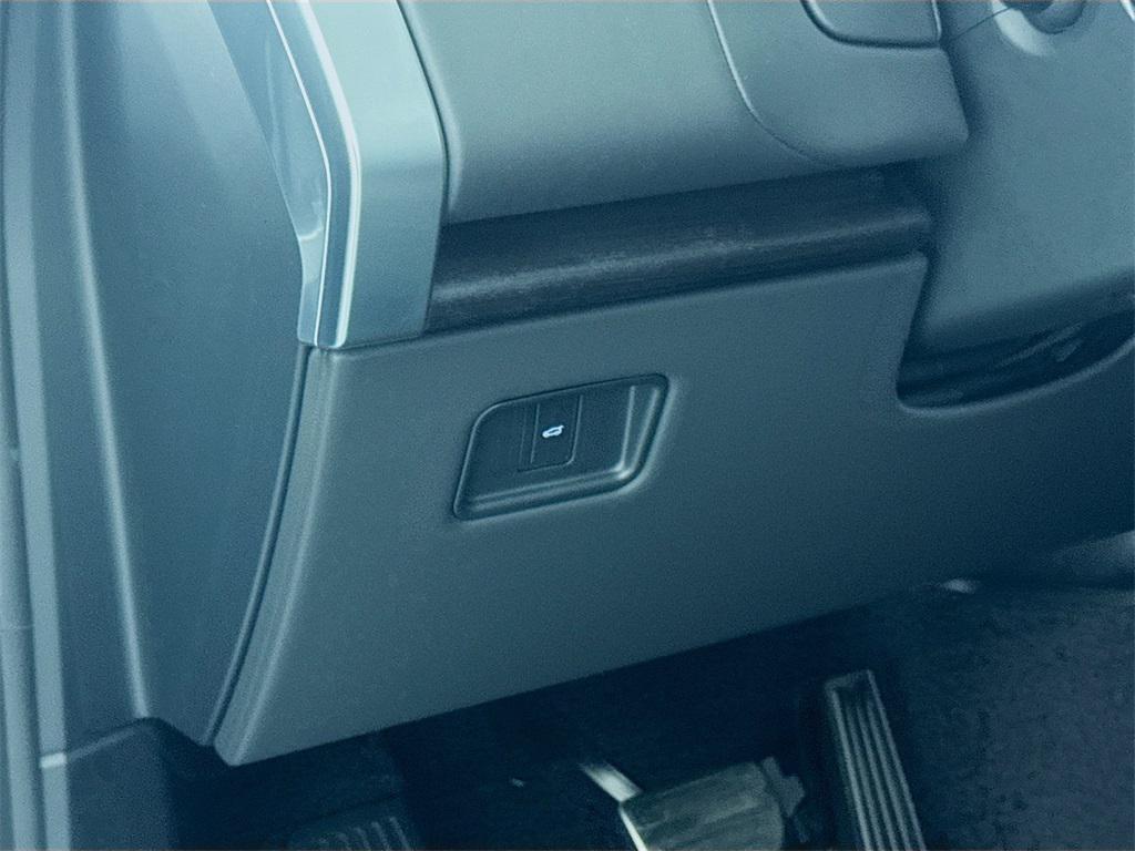 new 2025 Land Rover Range Rover car, priced at $129,935