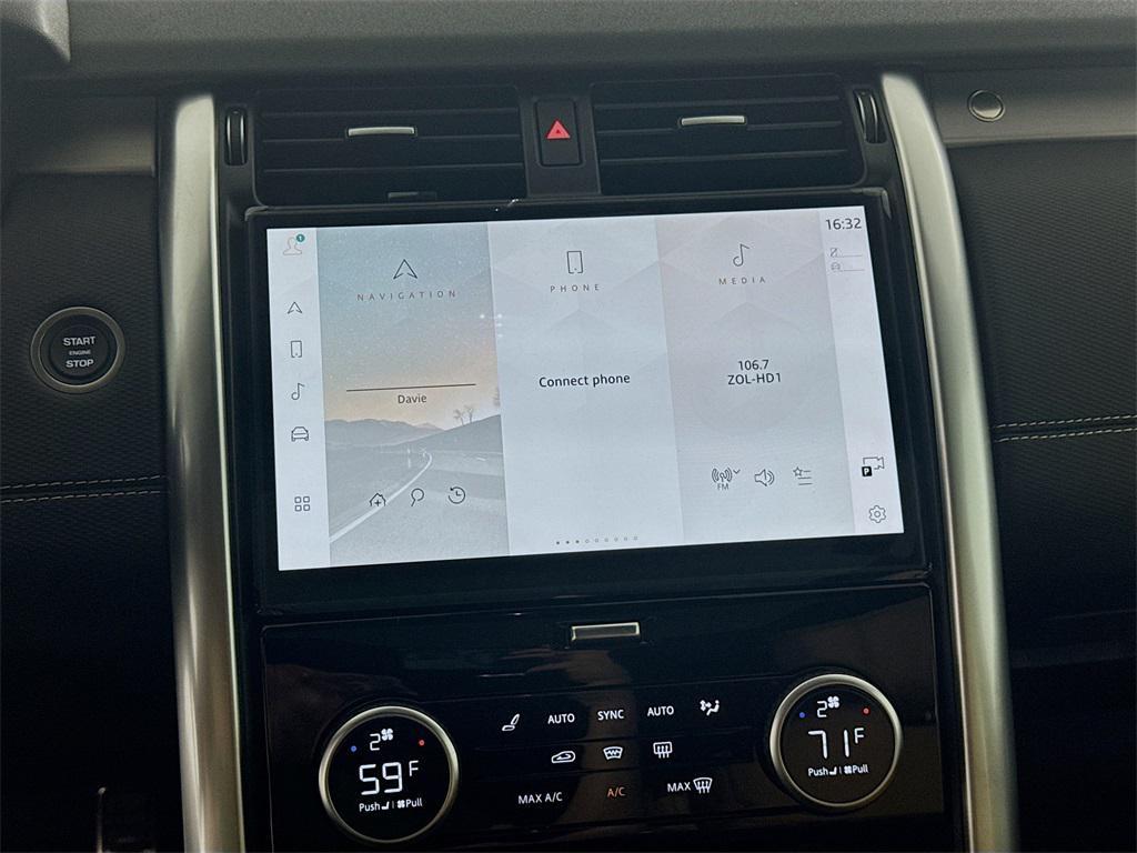 new 2025 Land Rover Discovery car, priced at $78,468