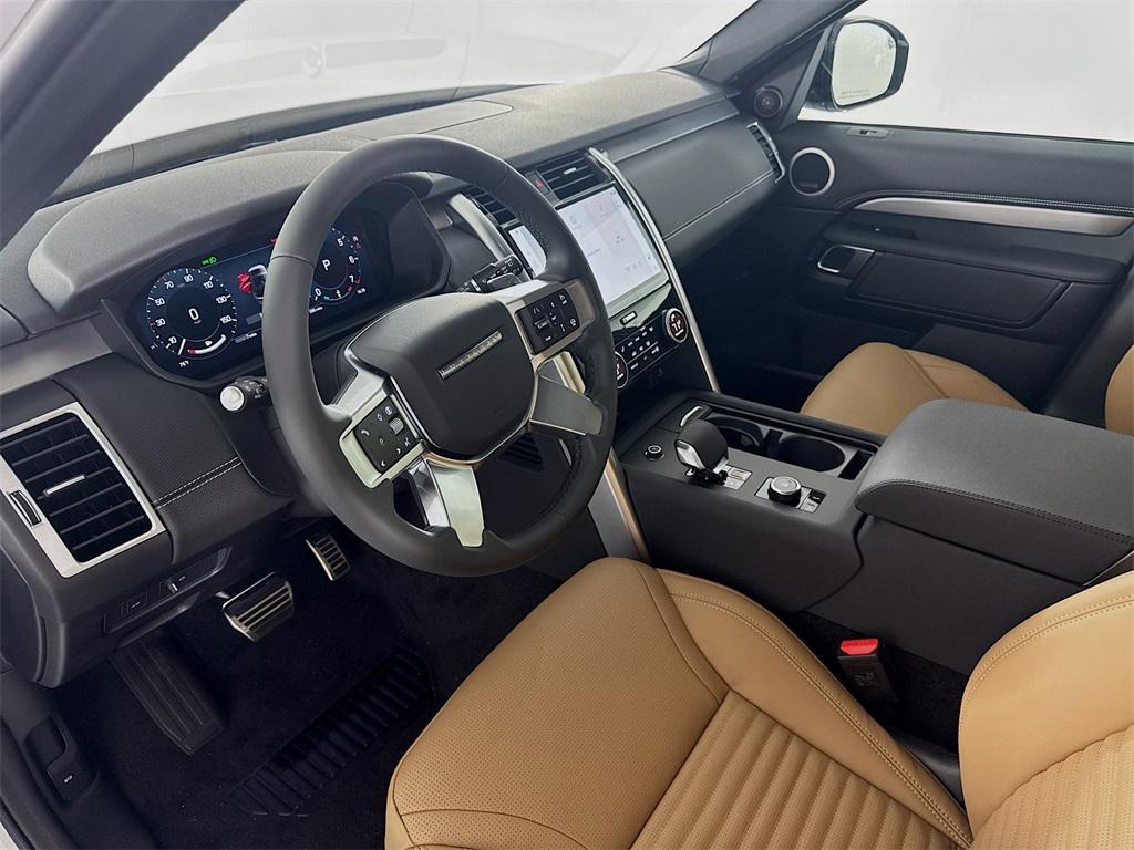 new 2025 Land Rover Discovery car, priced at $78,468