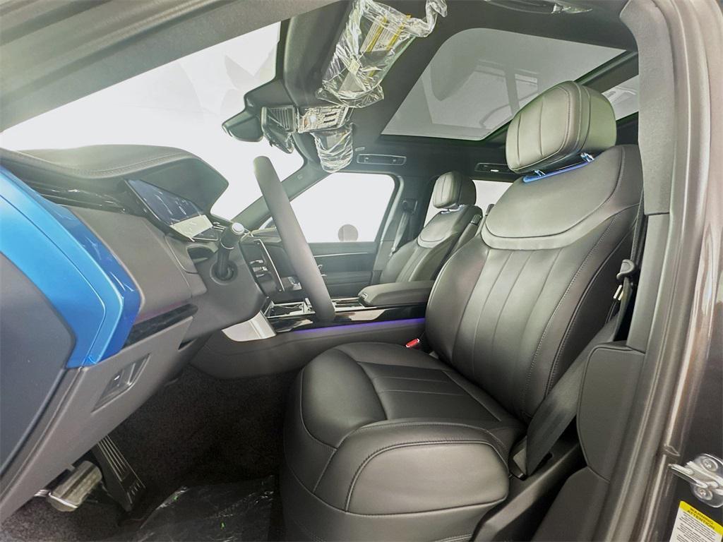 new 2025 Land Rover Range Rover car, priced at $158,525