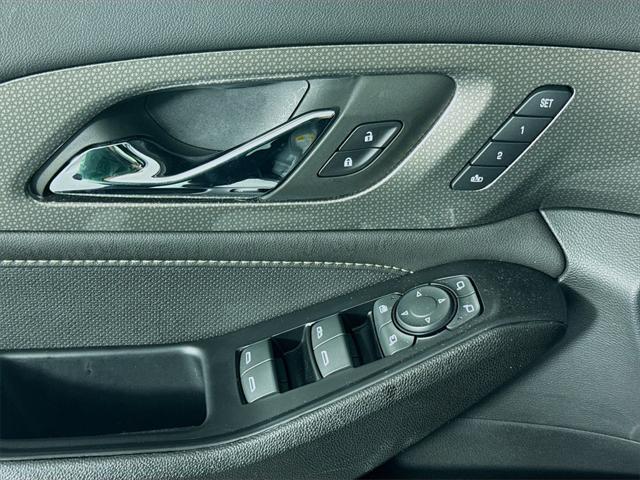 used 2023 Chevrolet Traverse car, priced at $35,991