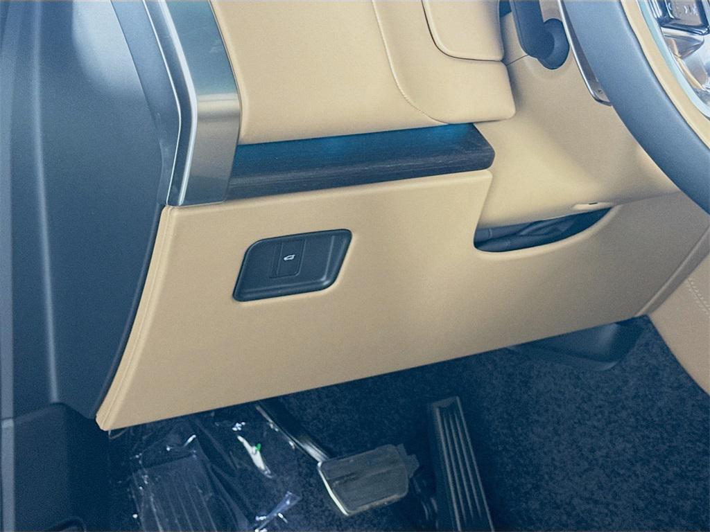 new 2025 Land Rover Range Rover car, priced at $156,830