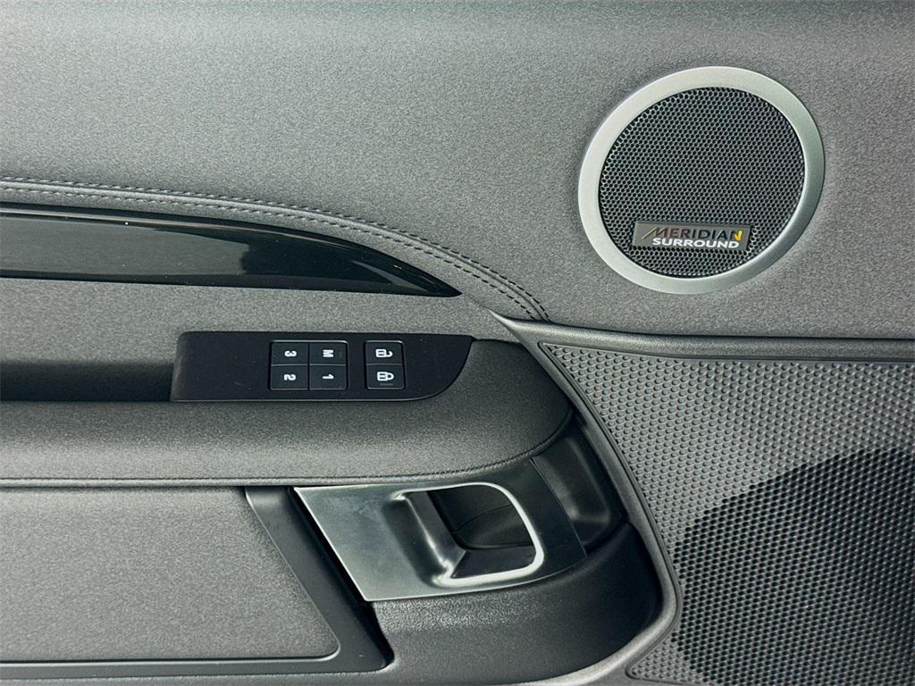 new 2025 Land Rover Discovery car, priced at $66,778