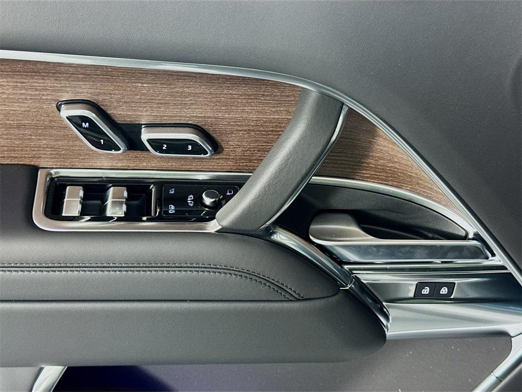 new 2025 Land Rover Range Rover car, priced at $130,155