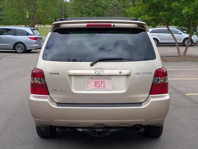 used 2005 Toyota Highlander car, priced at $7,495