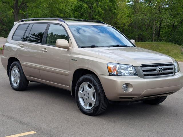 used 2005 Toyota Highlander car, priced at $7,495